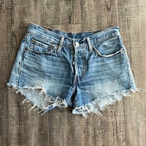 Levi’s 501 cut off shorts